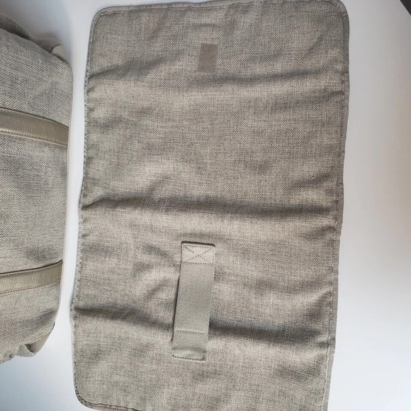 Pottery Barn Kid's Linen Classic Diaper Bag Trendy Linen Gold MSRP $199 - Picture 13 of 16